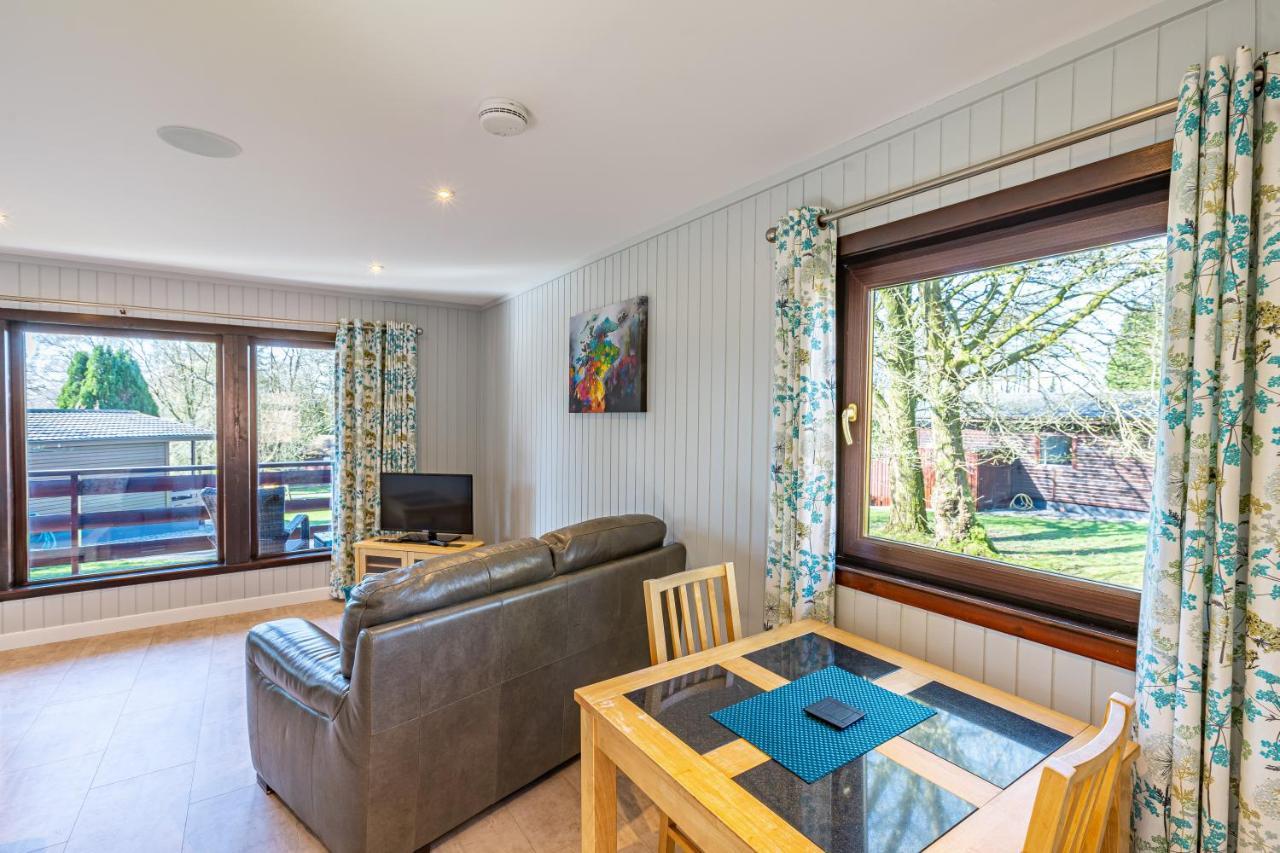 Bluebell Lodge 7 With Hot Tub Ньютон-Стьюарт Екстер'єр фото